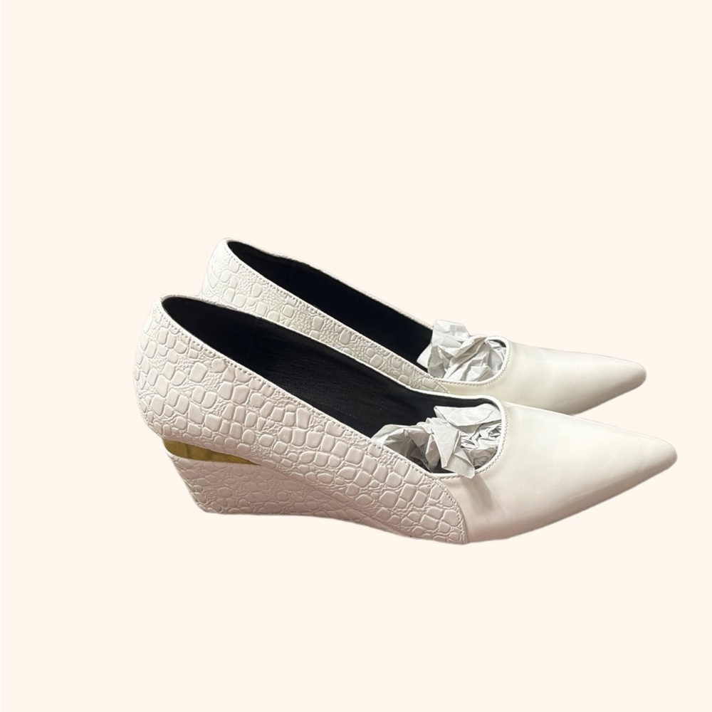 Pointed White Croc-Textured Wedge Pumps